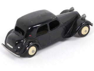 Lot 261 - DINKY TOYS (FRANCE) (1)