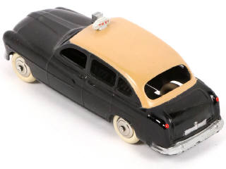 Lot 263 - DINKY TOYS (FRANCE) (1)