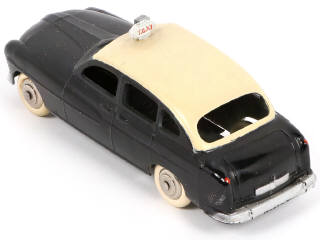 Lot 264 - DINKY TOYS (FRANCE) (1)