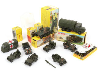 Lot 308 - DINKY TOYS (FRANCE) (11)