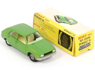 Lot 302 - DINKY TOYS (FRANCE) (4)