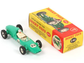 Lot 254 - DINKY TOYS (GB) (3)