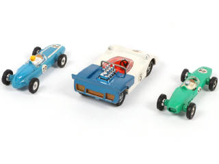 Lot 254 - DINKY TOYS (GB) (3)