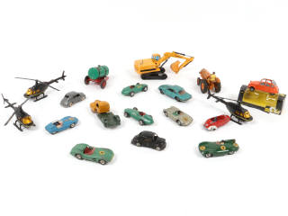 Lot 46 - DIVERS (18)