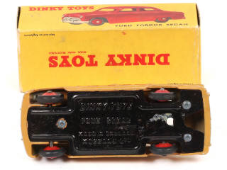 Lot 206 - DINKY TOYS (GB) (1)