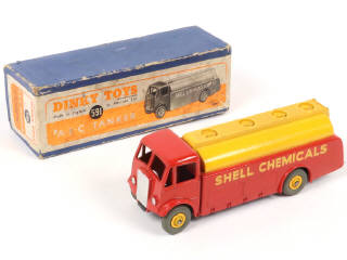 Lot 218 - DINKY TOYS (GB) (1)