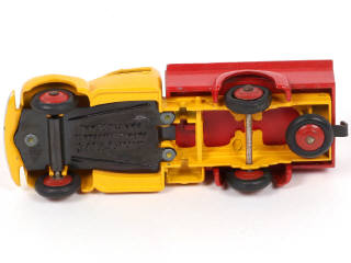 Lot 243 - DINKY TOYS (FRANCE) (1)