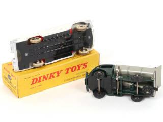 Lot 287 - DINKY TOYS (FRANCE) (2)