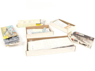 Lot 32 - DIVERS (18)