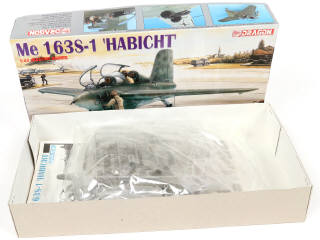 Lot 20 - DRAGON (CHINE) (3)