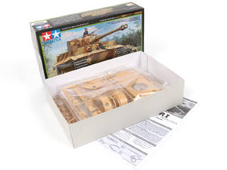 Lot 23 - TAMIYA (JAPON) (5)