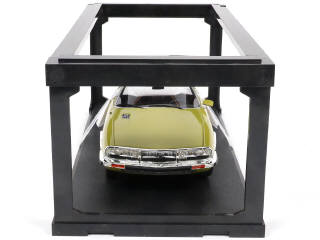 Lot 40 - CULT MODELS (NL) (1)