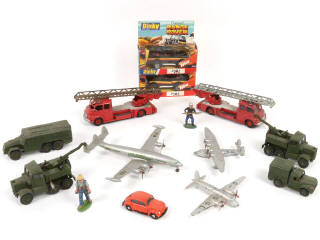 Lot 70 - DIVERS (14)