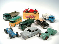 DINKY TOYS (FRANCE) (9)