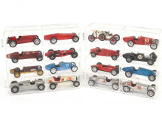 Lot 88 - DIVERS (16)