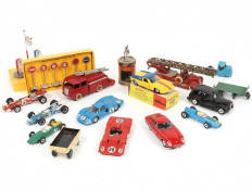 DINKY TOYS (18)