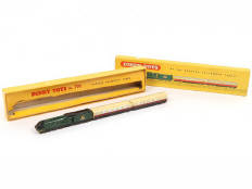 Lot 227 - DINKY TOYS (GB) (1)