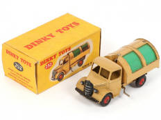 Lot 233 - DINKY TOYS (GB) (1)