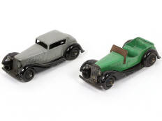 Lot 194 - DINKY TOYS (GB) (2)