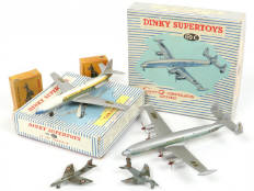 Lot 223 - DINKY TOYS (4)