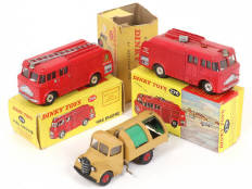Lot 204 - DINKY TOYS (GB) (3)