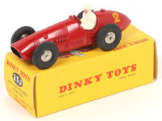 Lot 172 - DINKY TOYS (FRANCE) (1)