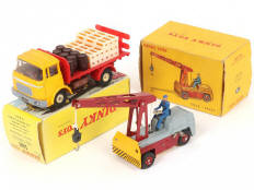 Lot 251 - DINKY TOYS (FRANCE) (2)