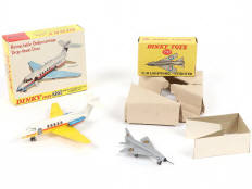 Lot 227 - DINKY TOYS (GB) (2)