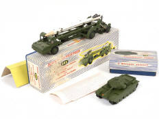 Lot 237 - DINKY TOYS (GB) (2)