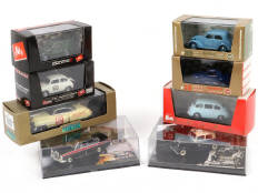 Lot 343 - DIVERS (8)