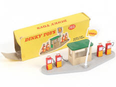 Lot 144 - DINKY TOYS (GB) (1)