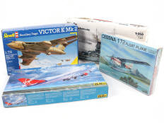 Lot 356 - DIVERS (4)