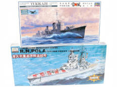 Lot 366 - DIVERS (2)