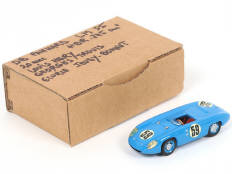 Lot 214 - DIVERS (1)