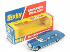 Lot 220 - DINKY TOYS (GB) (1)