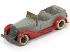 Lot 169 - DINKY TOYS (FRANCE) (1)