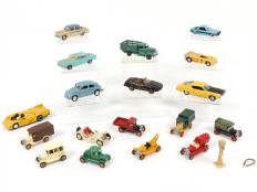 Lot 315 - DIVERS (19)