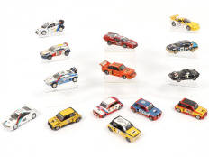 Lot 301 - DIVERS (14)