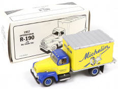 Lot 198 - FIRST GEAR (USA) (1)