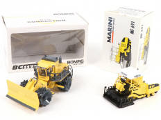 Lot 293 - DIVERS (2)