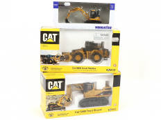 Lot 294 - DIVERS (3)