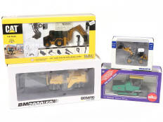 Lot 295 - DIVERS (4)