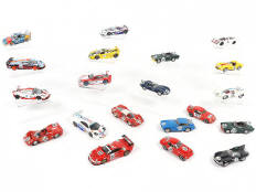 Lot 219 - DIVERS (20)