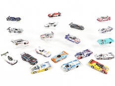 Lot 220 - DIVERS (20)