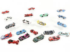 Lot 224 - DIVERS (20)