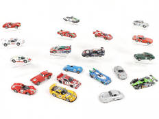 Lot 225 - DIVERS (20)