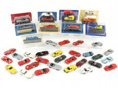 Lot 235 - DIVERS (35)