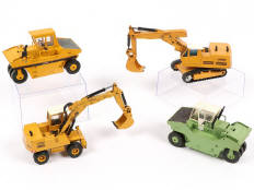 Lot 159 - DIVERS (4)