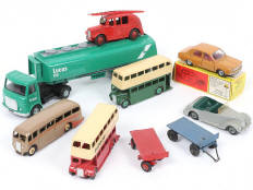 Lot 337 - DINKY TOYS (9)