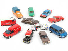 Lot 121 - DIVERS (11)